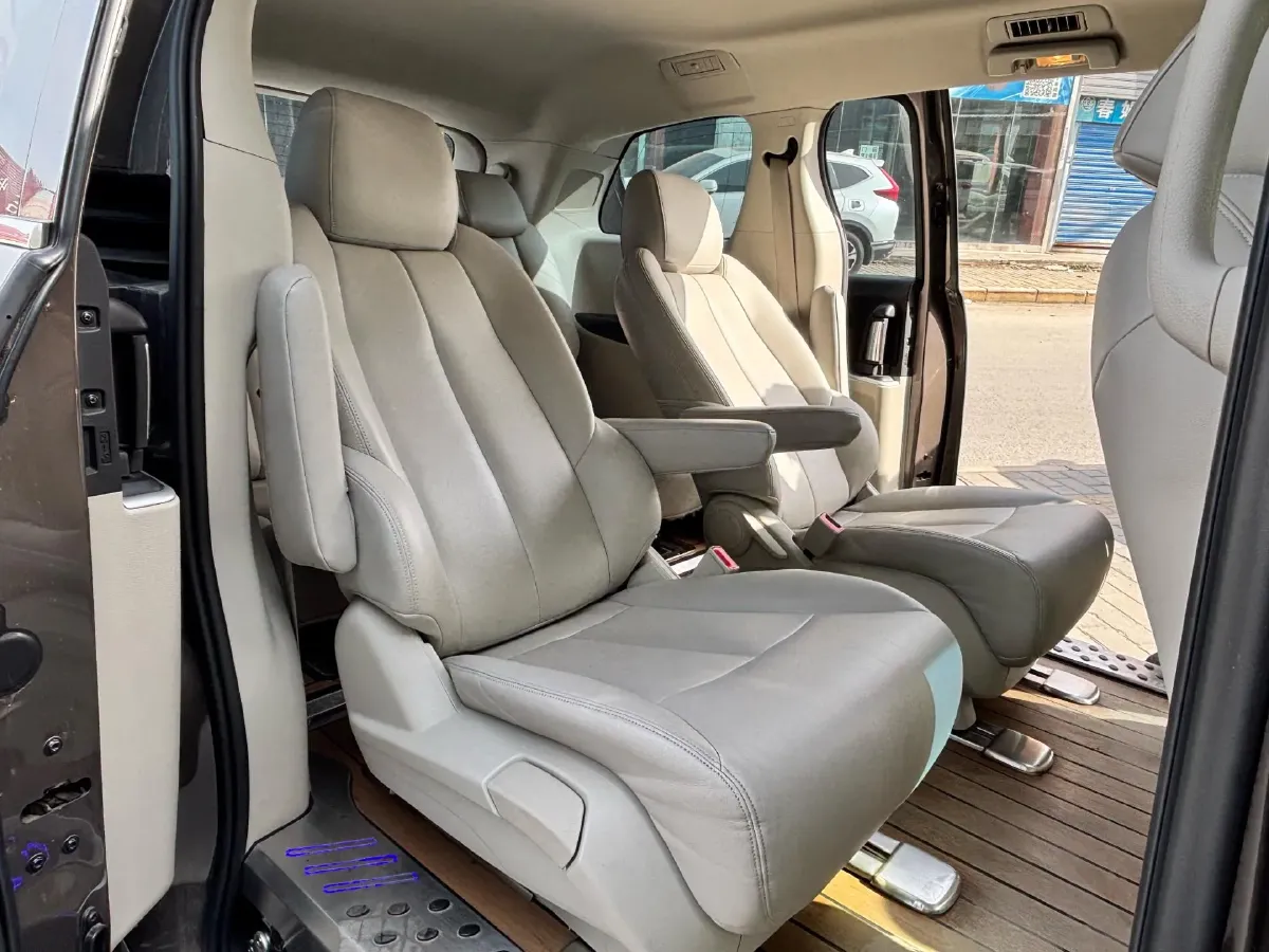 2022 Buick GL8 2.0T 237HP L4 9AT,autocango,china used car exporter,china ev exporter,chinese used car exporter,chinese used ev exporter