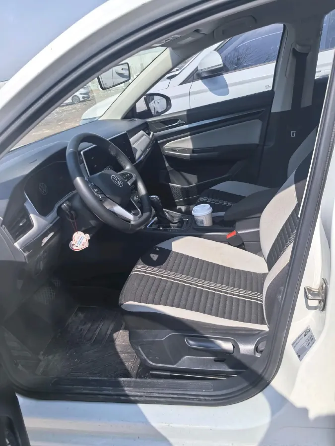 2024 Volkswagen Bora 1.2T 116HP L4 7DCT,autocango,china used car exporter,china ev exporter,chinese used car exporter,chinese used ev exporter