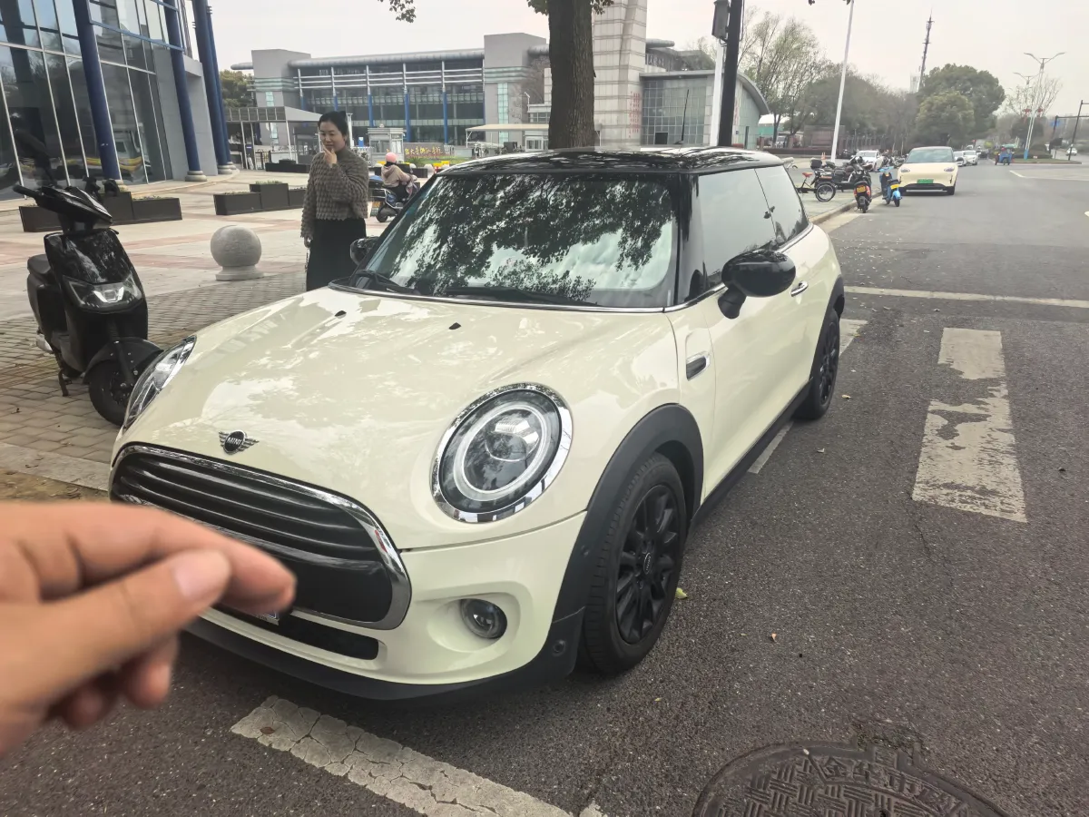 2020 MINI MINI 1.5T 136HP L3 7DCT,autocango,china used car exporter,china ev exporter,chinese used car exporter,chinese used ev exporter