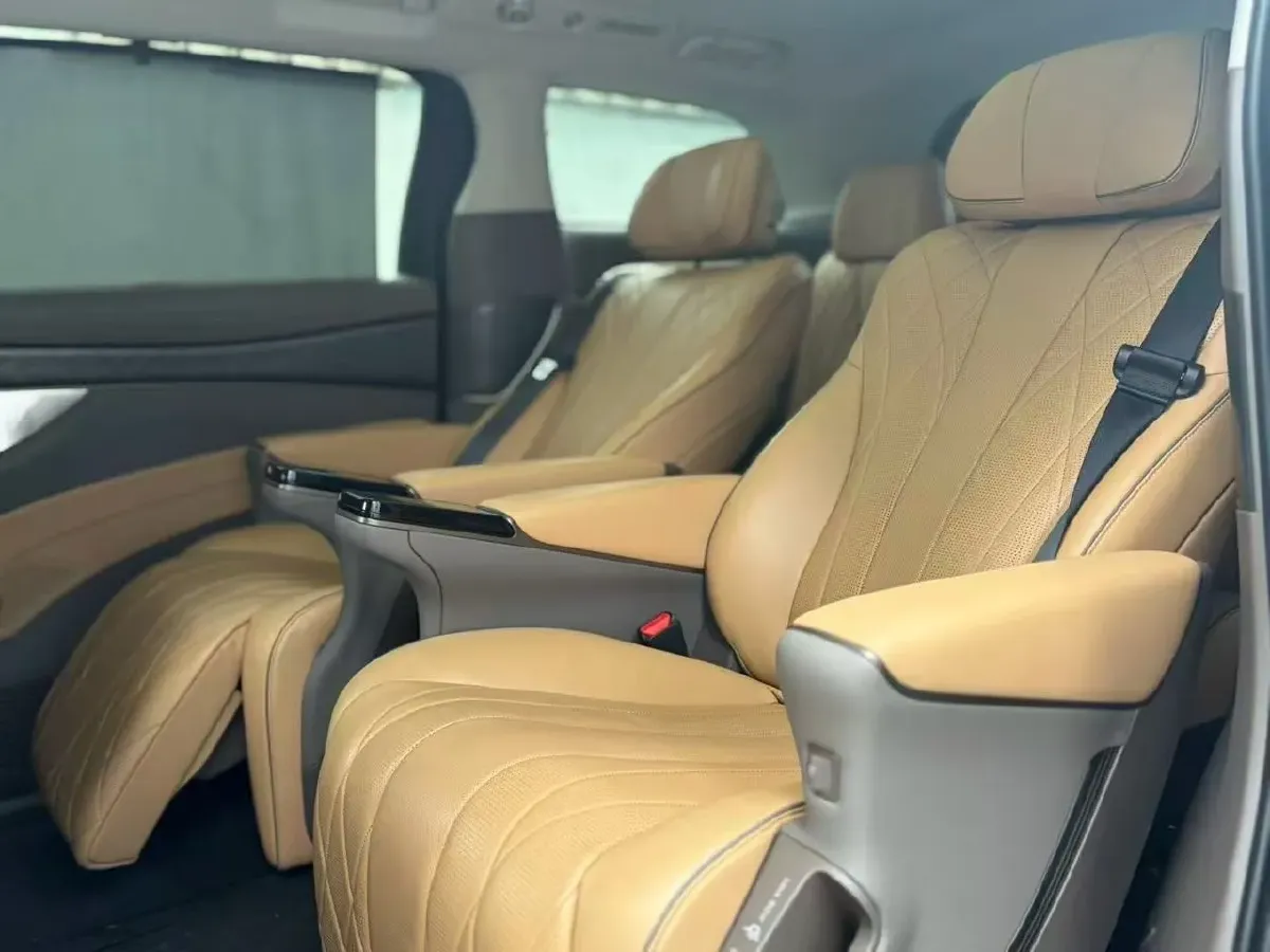 2022 HongQi HS7 3.0T 337HP V6 8AT,autocango,china used car exporter,china ev exporter,chinese used car exporter,chinese used ev exporter