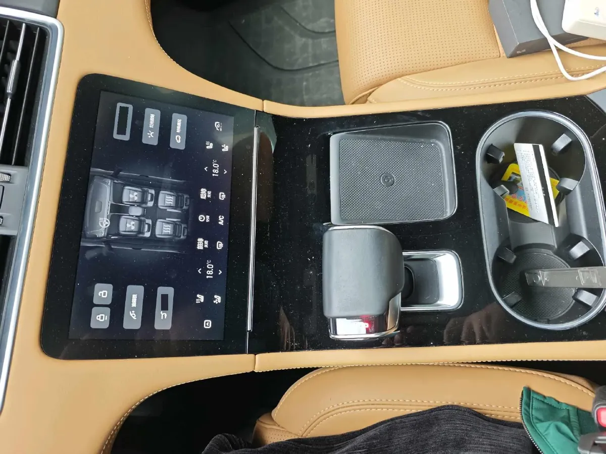 2021 Li ONE Range Extended 131HP REEV 40.5KWH,autocango,china used car exporter,china ev exporter,chinese used car exporter,chinese used ev exporter