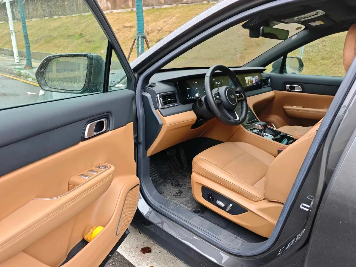 2021 Li ONE Range Extended 131HP REEV 40.5KWH,autocango,china used car exporter,china ev exporter,chinese used car exporter,chinese used ev exporter