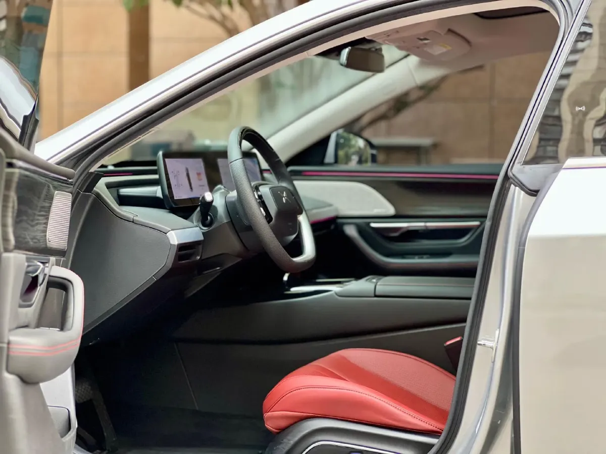 2020 DS 7 1.6T 215HP L4 8AT,autocango,china used car exporter,china ev exporter,chinese used car exporter,chinese used ev exporter