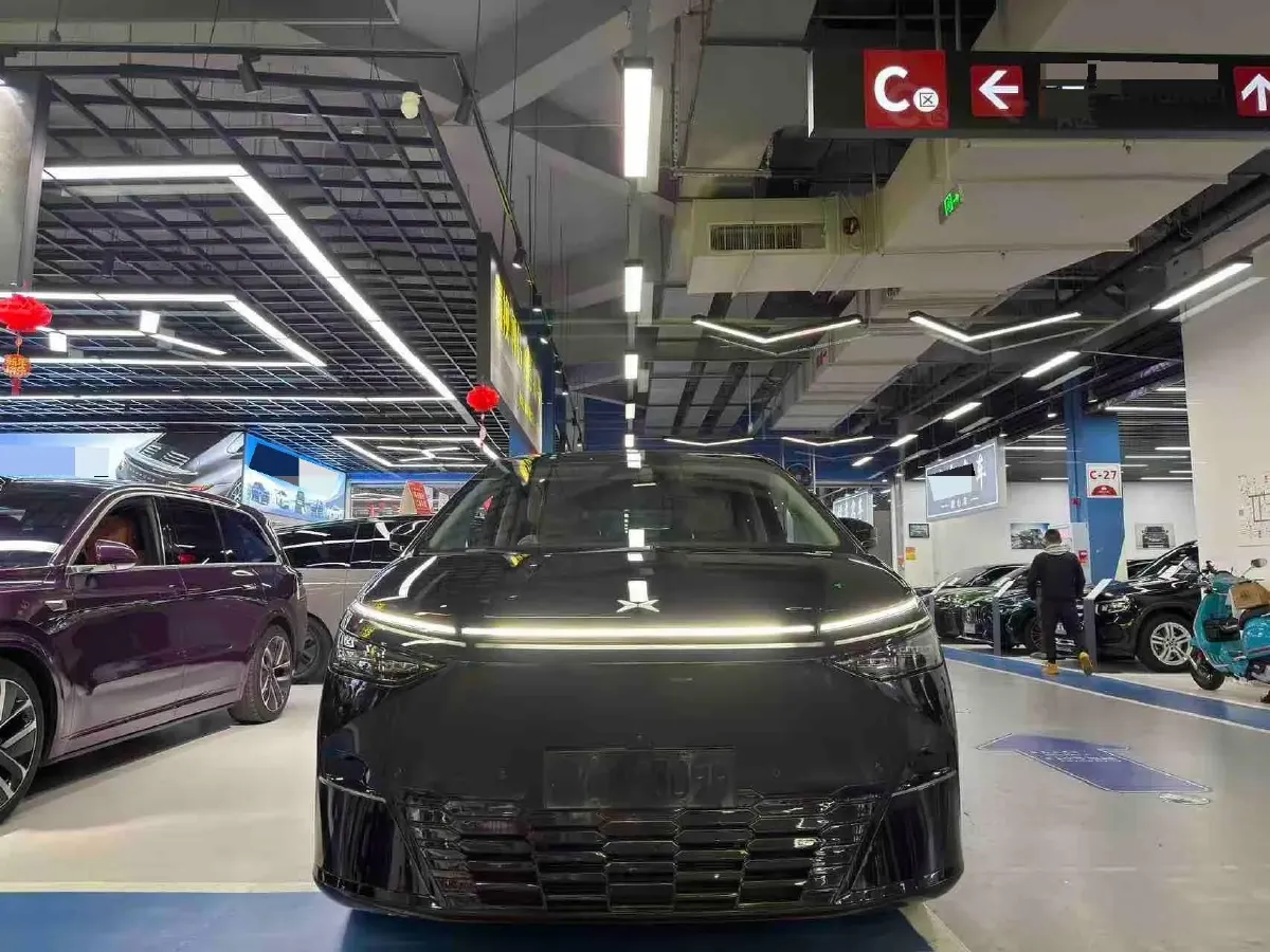 2024 Xpeng X9 BEV 101.5KWH,autocango,china used car exporter,china ev exporter,chinese used car exporter,chinese used ev exporter