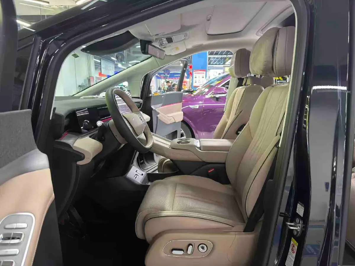 2024 Xpeng X9 BEV 101.5KWH,autocango,china used car exporter,china ev exporter,chinese used car exporter,chinese used ev exporter