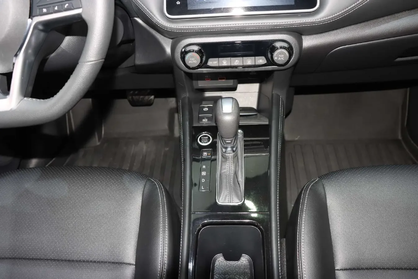 2022 Nissan Kicks 1.5L 122HP L4 CVT,autocango,china used car exporter,china ev exporter,chinese used car exporter,chinese used ev exporter