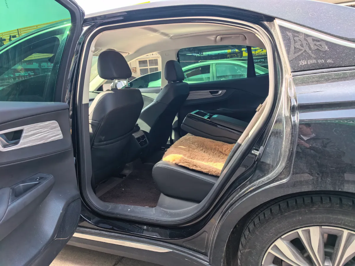 2024 HongQi E-QM5 BEV 72KWH,autocango,china used car exporter,china ev exporter,chinese used car exporter,chinese used ev exporter