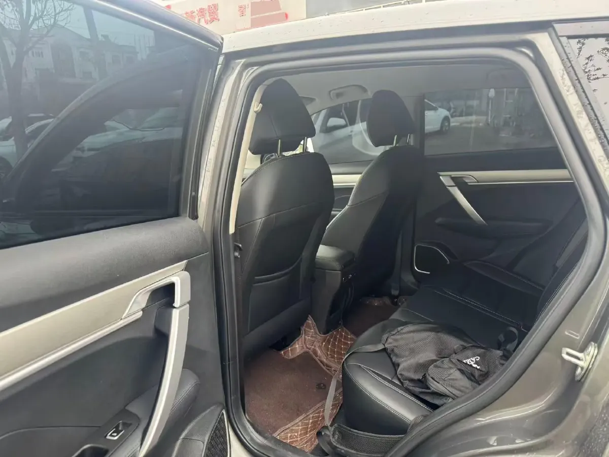 2025 Geely Coolray 1.5L 126HP L4 CVT,autocango,china used car exporter,china ev exporter,chinese used car exporter,chinese used ev exporter