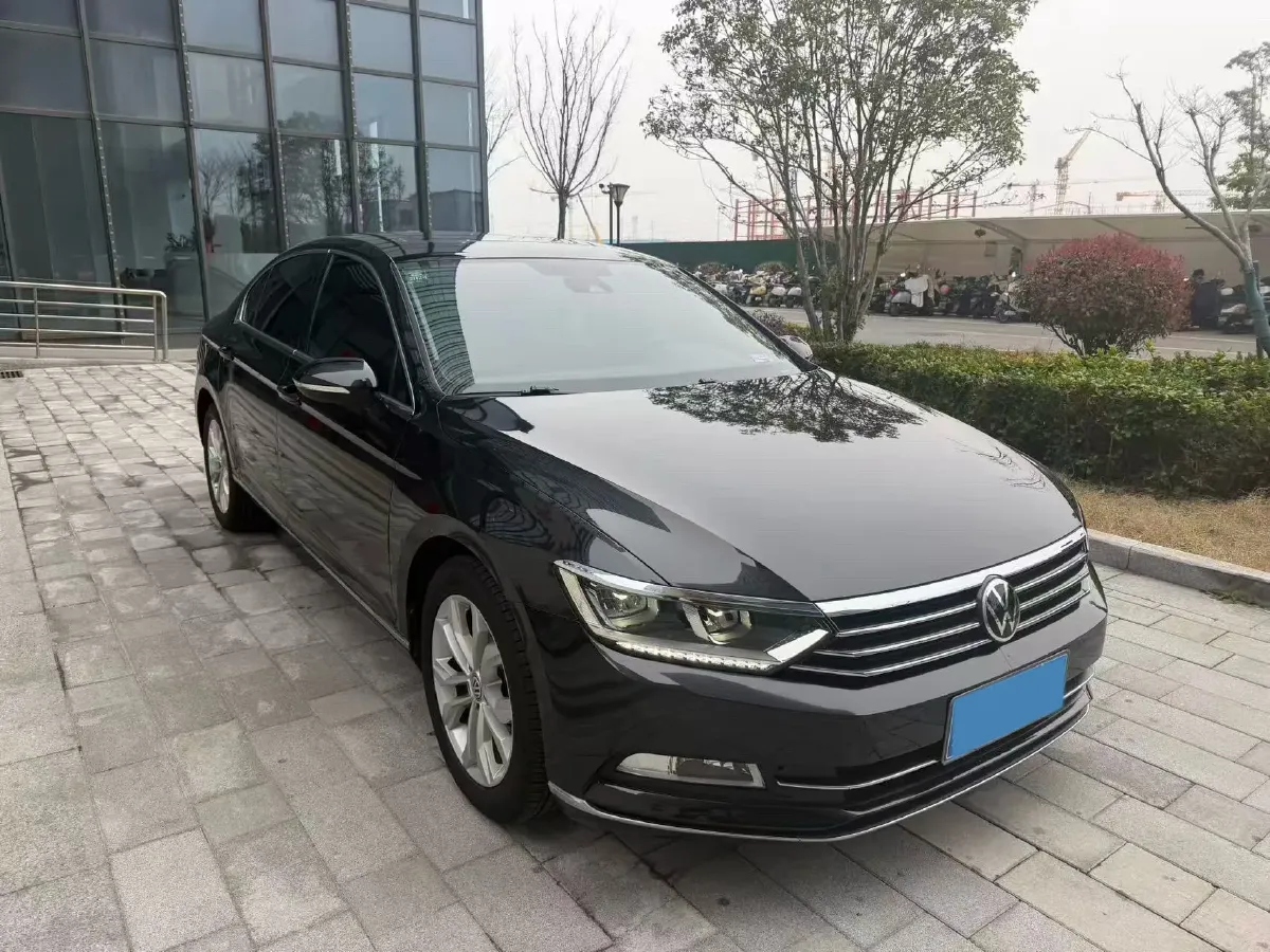 2018 Volkswagen Magotan 1.8T 180HP L4 7DCT,autocango,china used car exporter,china ev exporter,chinese used car exporter,chinese used ev exporter
