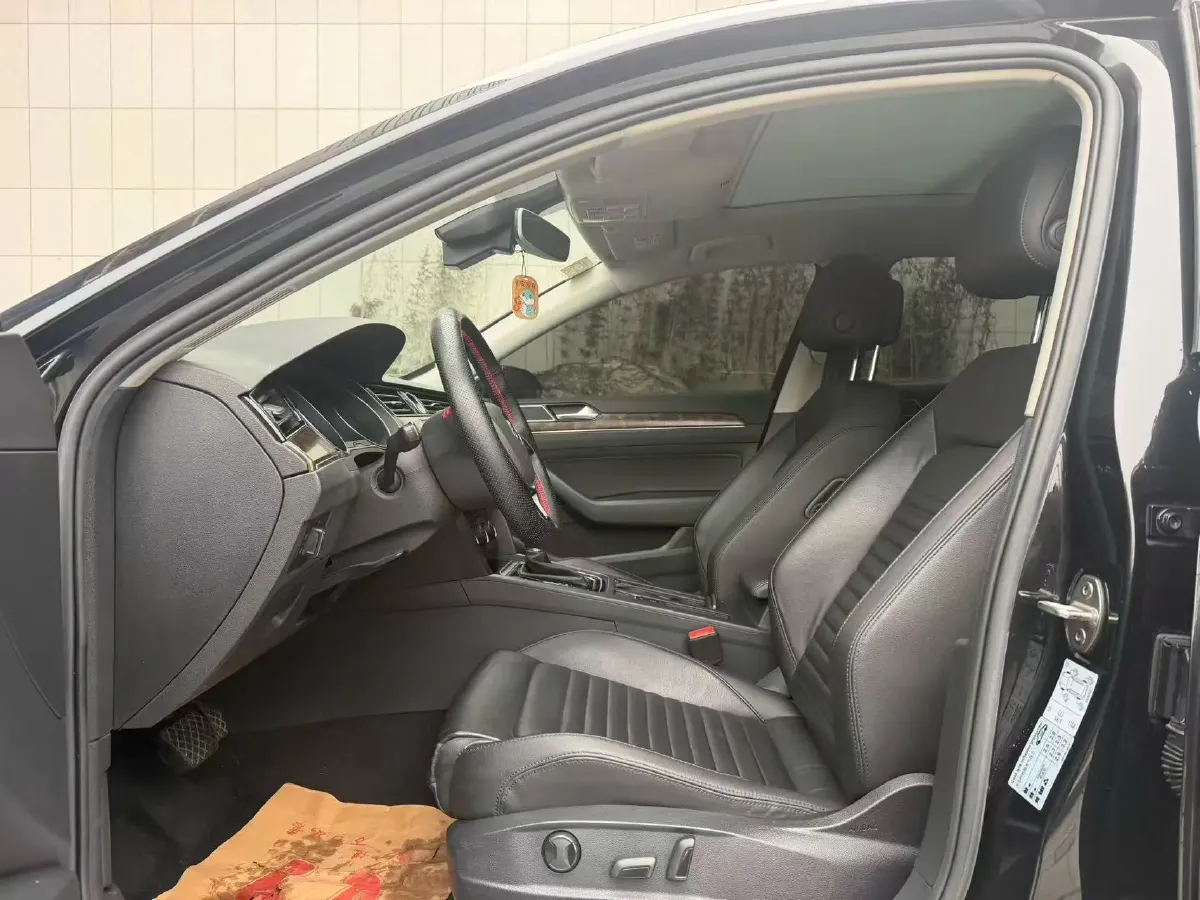 2018 Volkswagen Magotan 1.8T 180HP L4 7DCT,autocango,china used car exporter,china ev exporter,chinese used car exporter,chinese used ev exporter