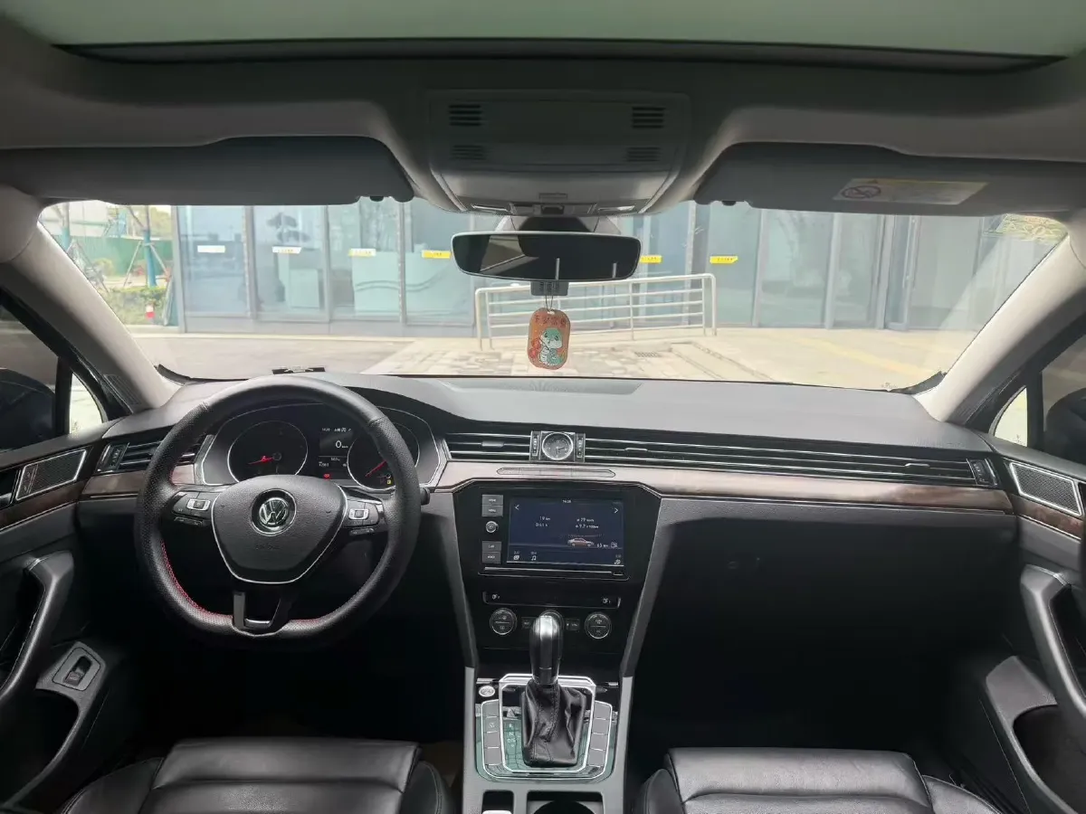 2018 Volkswagen Magotan 1.8T 180HP L4 7DCT,autocango,china used car exporter,china ev exporter,chinese used car exporter,chinese used ev exporter