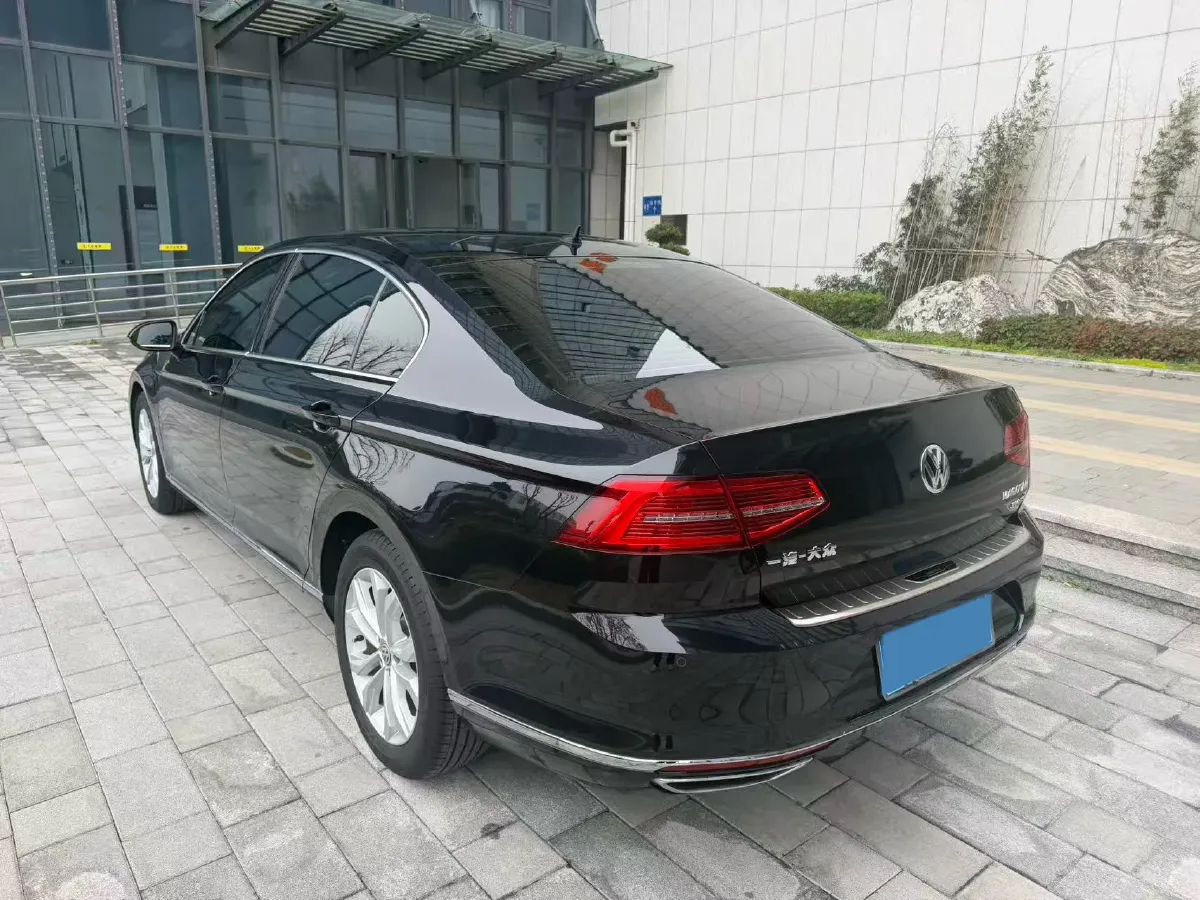 2018 Volkswagen Magotan 1.8T 180HP L4 7DCT,autocango,china used car exporter,china ev exporter,chinese used car exporter,chinese used ev exporter