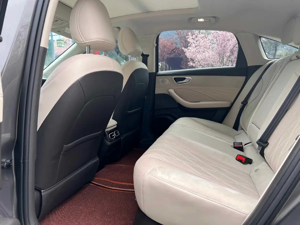 2023 Roewe D7 1.5L 112HP L4 1DHT PHEV 21.4KWH,autocango,china used car exporter,china ev exporter,chinese used car exporter,chinese used ev exporter