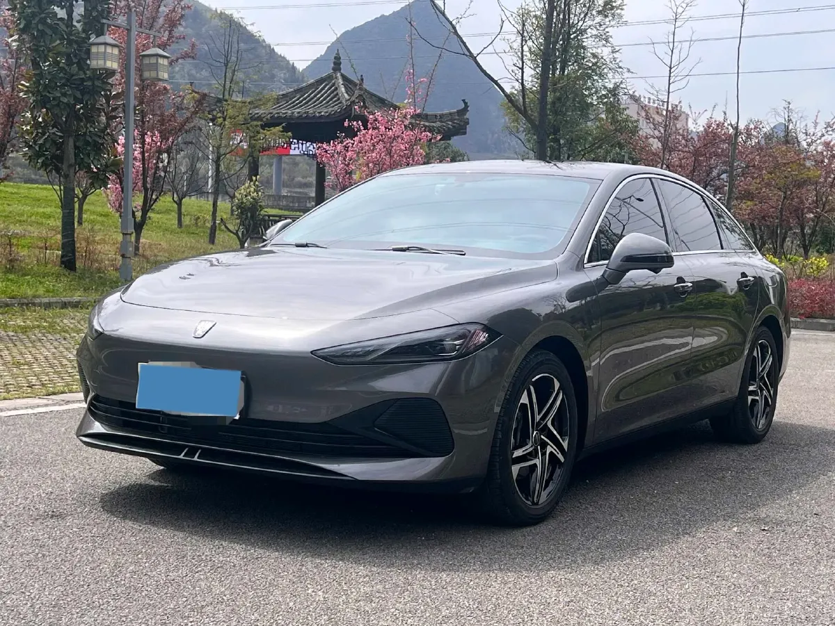 2023 Roewe D7 1.5L 112HP L4 1DHT PHEV 21.4KWH,autocango,china used car exporter,china ev exporter,chinese used car exporter,chinese used ev exporter