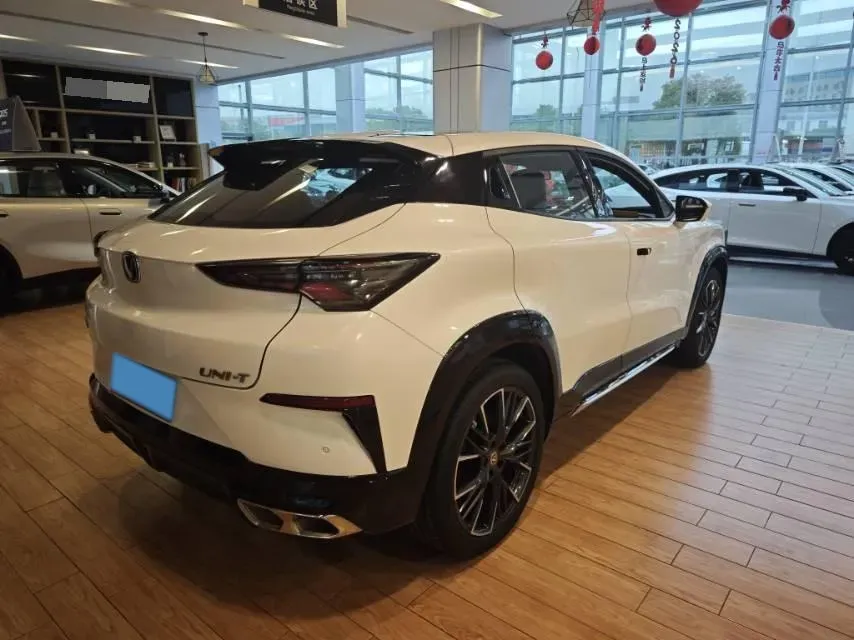 2023 ChangAn UNI-T 1.5T 188HP L4 7DCT,autocango,china used car exporter,china ev exporter,chinese used car exporter,chinese used ev exporter
