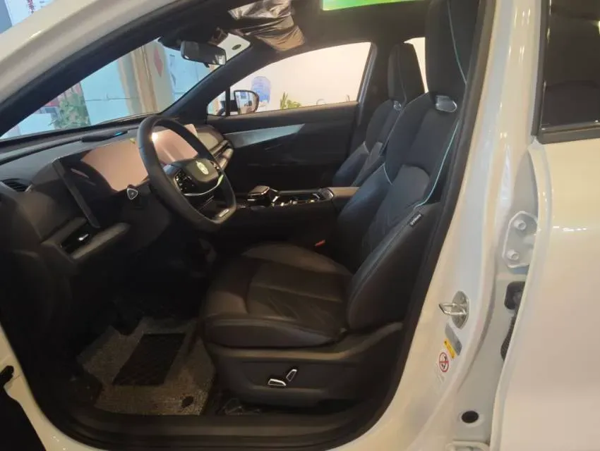 2023 ChangAn UNI-T 1.5T 188HP L4 7DCT,autocango,china used car exporter,china ev exporter,chinese used car exporter,chinese used ev exporter