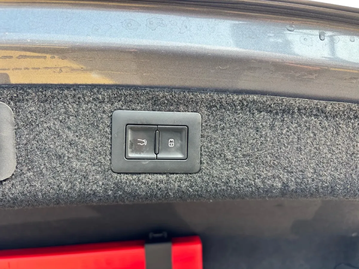 2020 Lincoln MKZ 2.0T 196HP L4 6AT,autocango,china used car exporter,china ev exporter,chinese used car exporter,chinese used ev exporter