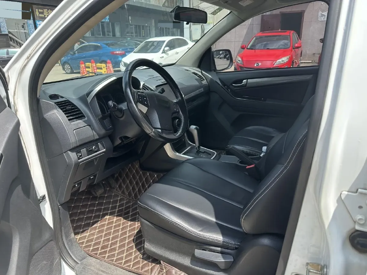 2018 Isuzu D-MAX 3.0T 177HP L4 6AT,autocango,china used car exporter,china ev exporter,chinese used car exporter,chinese used ev exporter