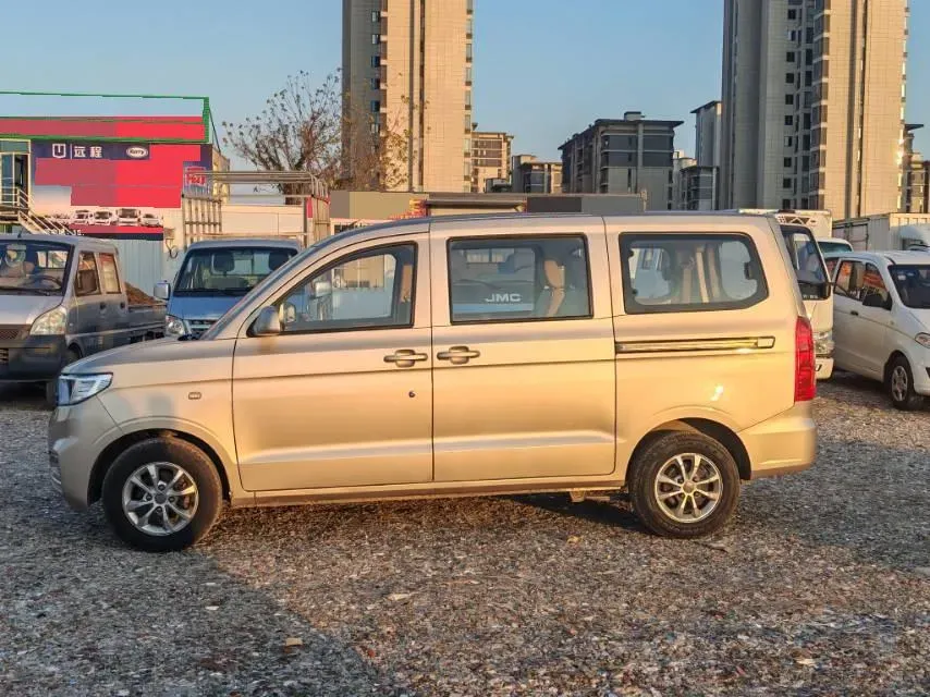 2019 WuLing HongGuang V 1.5L 99HP L4 6MT,autocango,china used car exporter,china ev exporter,chinese used car exporter,chinese used ev exporter
