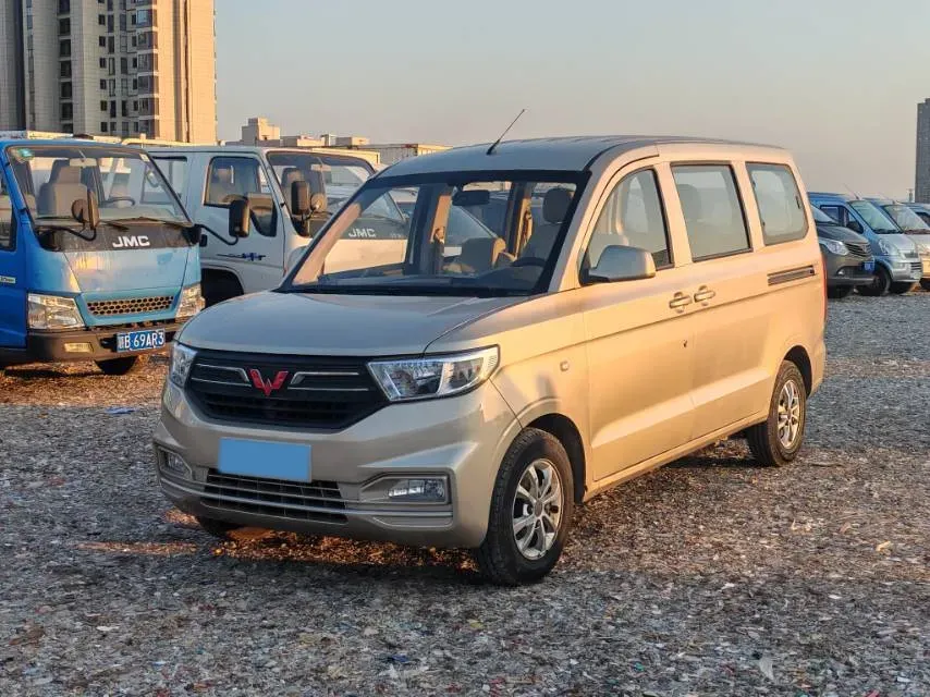 2019 WuLing HongGuang V 1.5L 99HP L4 6MT,autocango,china used car exporter,china ev exporter,chinese used car exporter,chinese used ev exporter