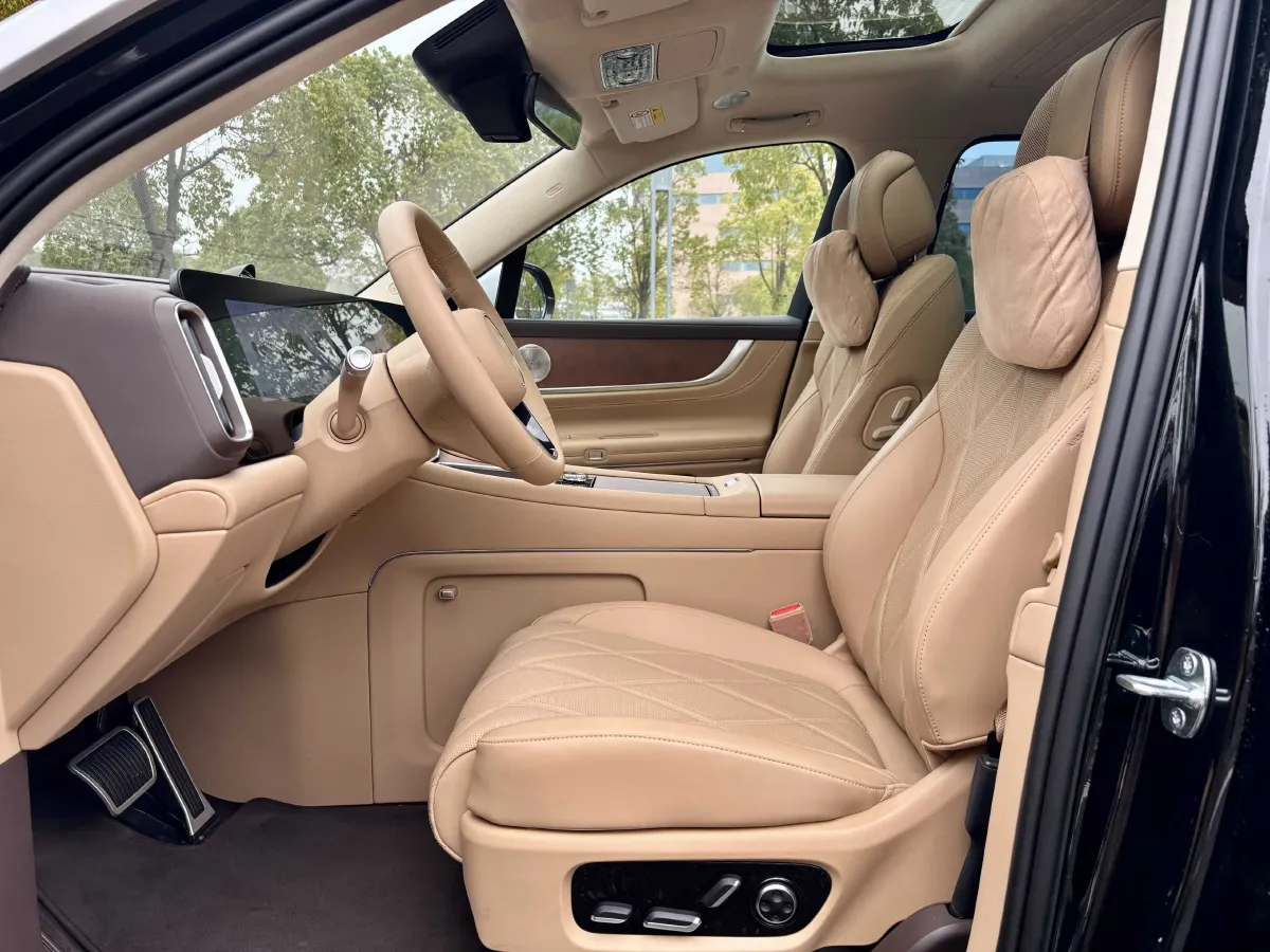 2025 AITO AITO M9 REEV 160HP REEV 52KWH,autocango,china used car exporter,china ev exporter,chinese used car exporter,chinese used ev exporter