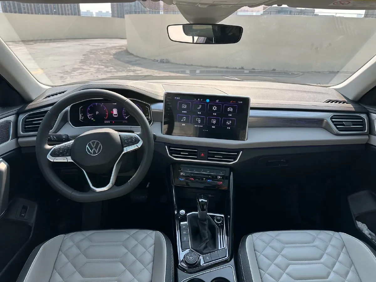 2024 Volkswagen Tayron 2.0T 220HP L4 7DCT,autocango,china used car exporter,china ev exporter,chinese used car exporter,chinese used ev exporter