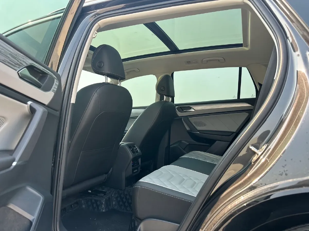 2024 Volkswagen Tayron 2.0T 220HP L4 7DCT,autocango,china used car exporter,china ev exporter,chinese used car exporter,chinese used ev exporter