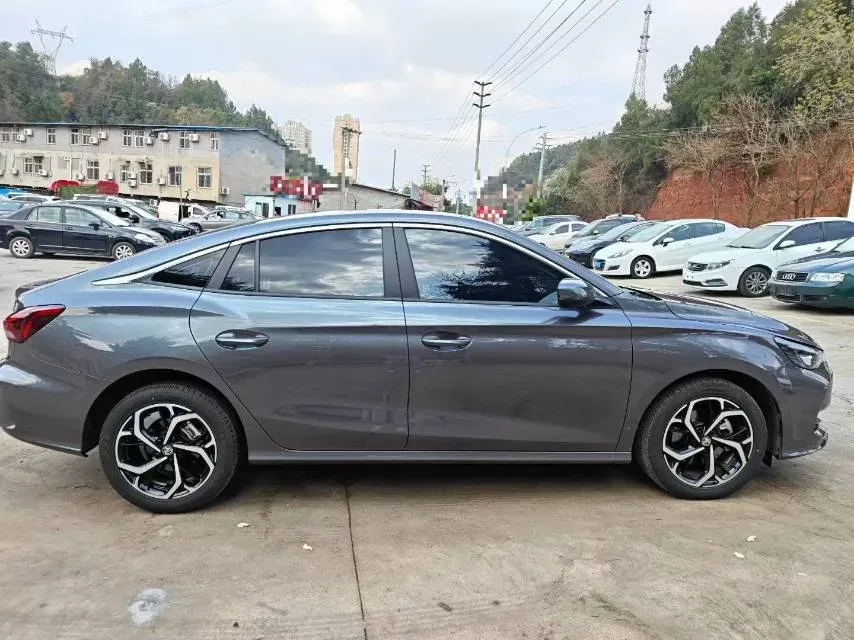 2025 MG 5 1.5T 181HP L4 7DCT,autocango,china used car exporter,china ev exporter,chinese used car exporter,chinese used ev exporter