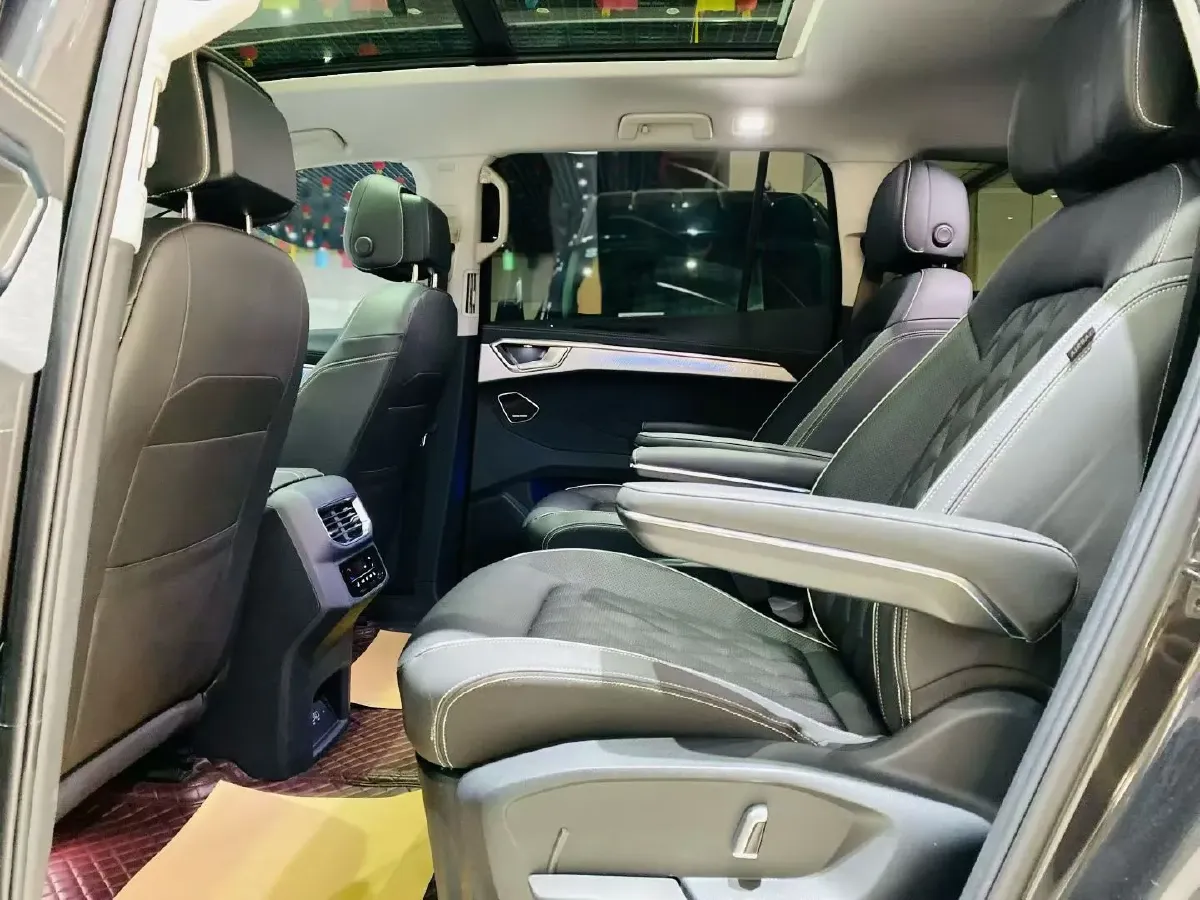 2022 Volkswagen Talagon 2.5T 299HP V6 7DCT,autocango,china used car exporter,china ev exporter,chinese used car exporter,chinese used ev exporter