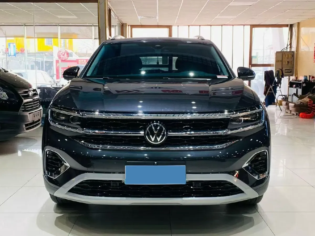 2022 Volkswagen Talagon 2.5T 299HP V6 7DCT,autocango,china used car exporter,china ev exporter,chinese used car exporter,chinese used ev exporter