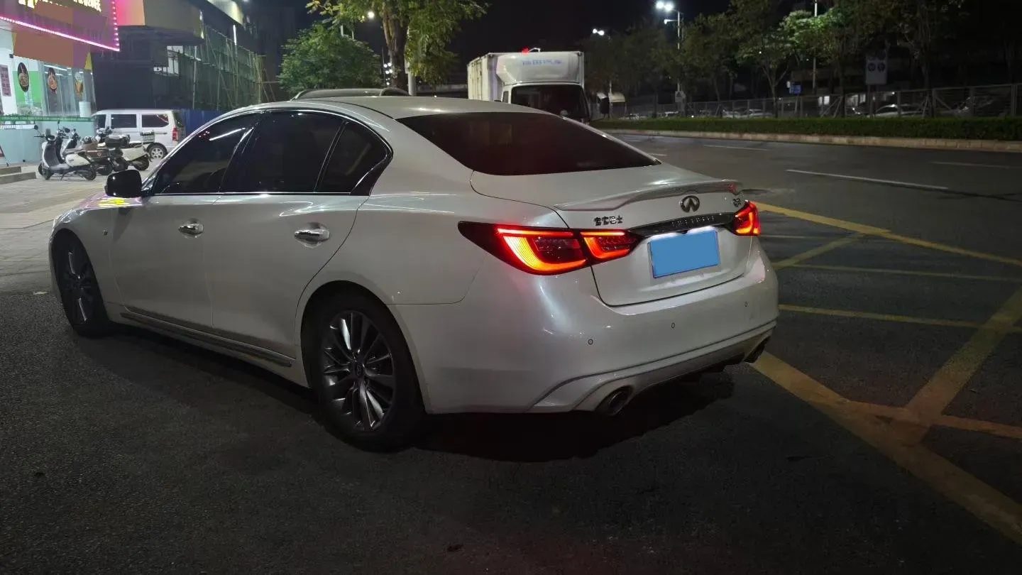 2018 Jeep Grand Commander 2.0T 265HP L4 9AT,autocango,china used car exporter,china ev exporter,chinese used car exporter,chinese used ev exporter