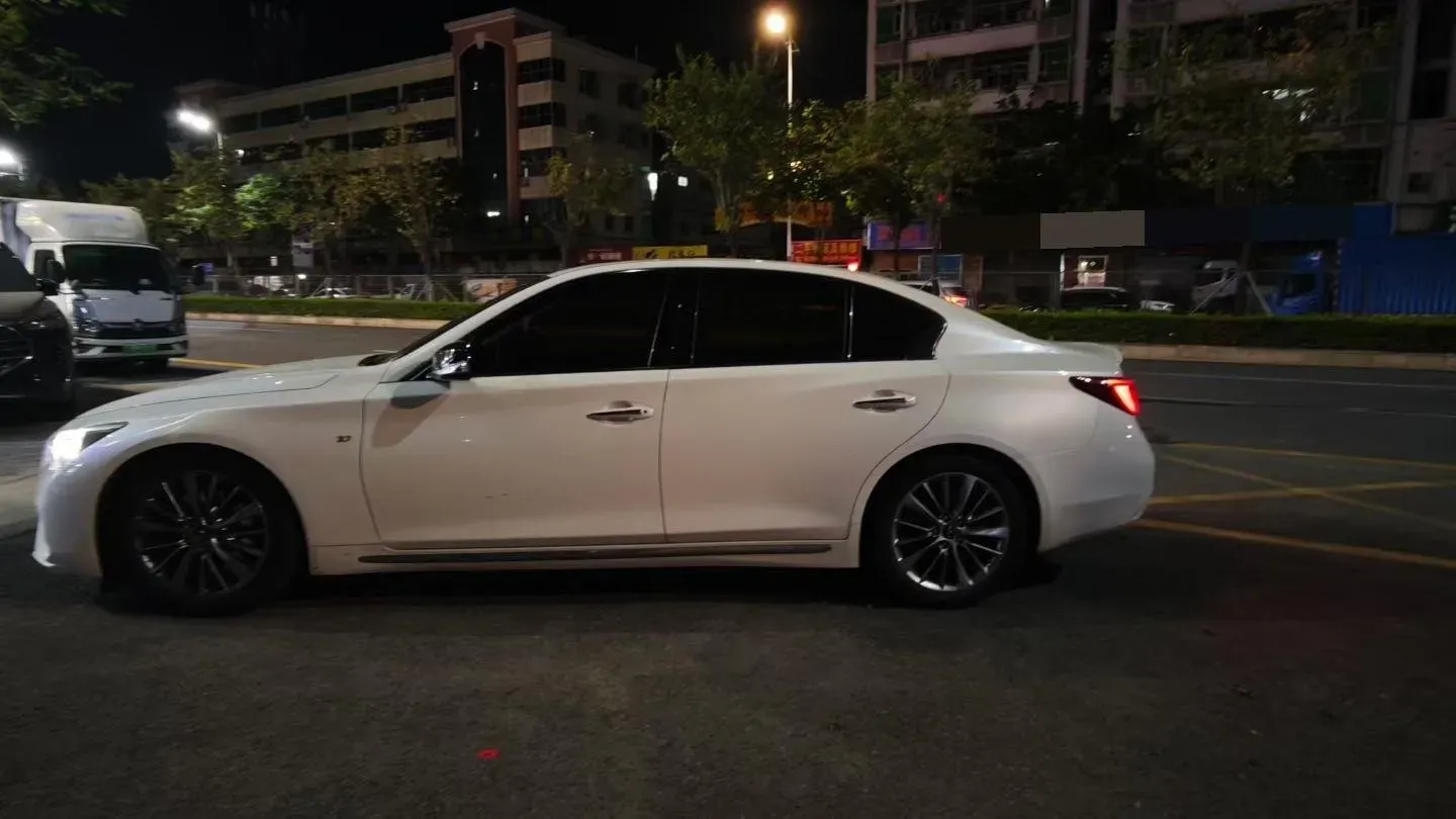 2018 Jeep Grand Commander 2.0T 265HP L4 9AT,autocango,china used car exporter,china ev exporter,chinese used car exporter,chinese used ev exporter