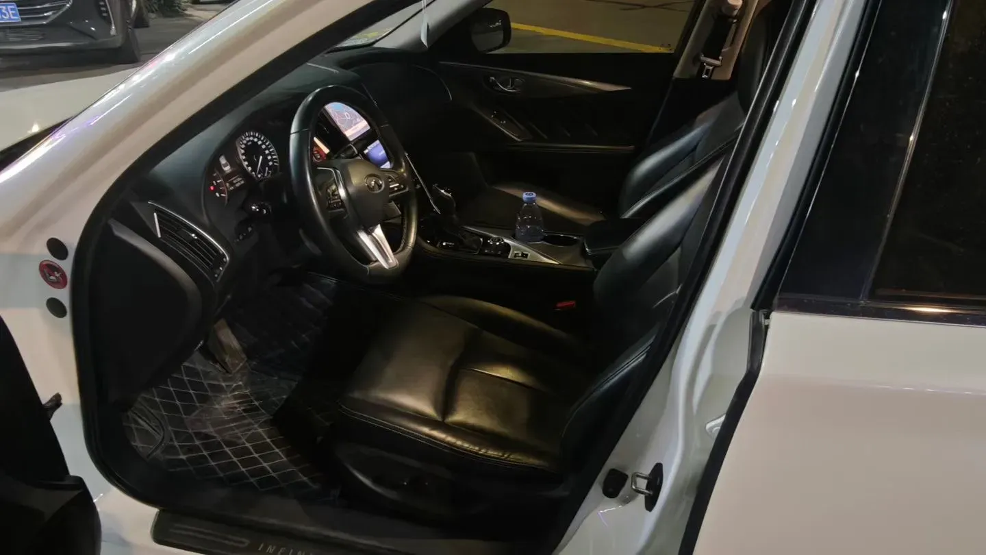 2018 Jeep Grand Commander 2.0T 265HP L4 9AT,autocango,china used car exporter,china ev exporter,chinese used car exporter,chinese used ev exporter