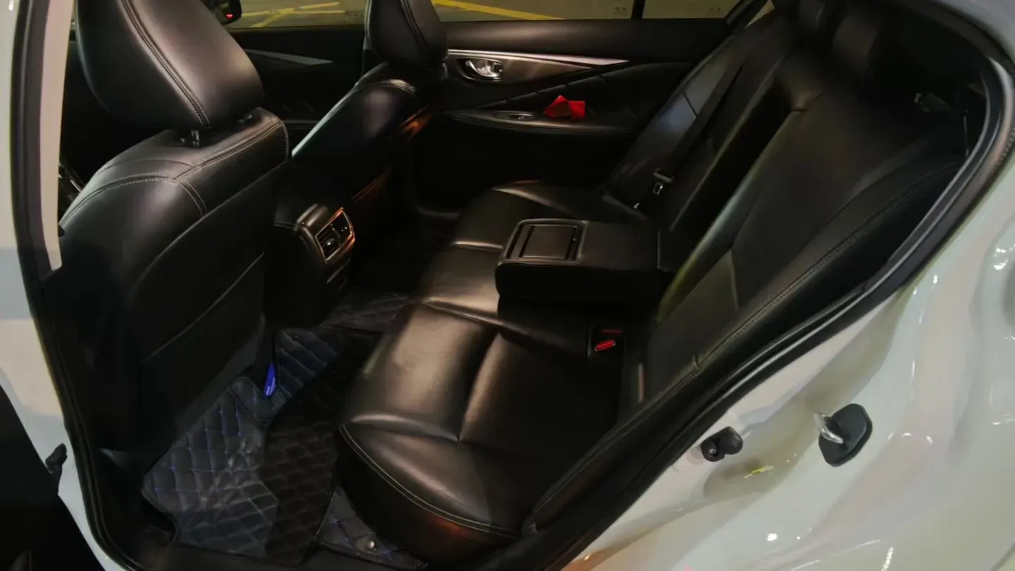 2018 Jeep Grand Commander 2.0T 265HP L4 9AT,autocango,china used car exporter,china ev exporter,chinese used car exporter,chinese used ev exporter