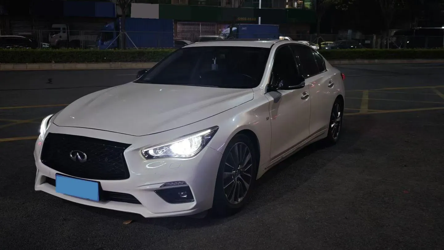 2018 Jeep Grand Commander 2.0T 265HP L4 9AT,autocango,china used car exporter,china ev exporter,chinese used car exporter,chinese used ev exporter