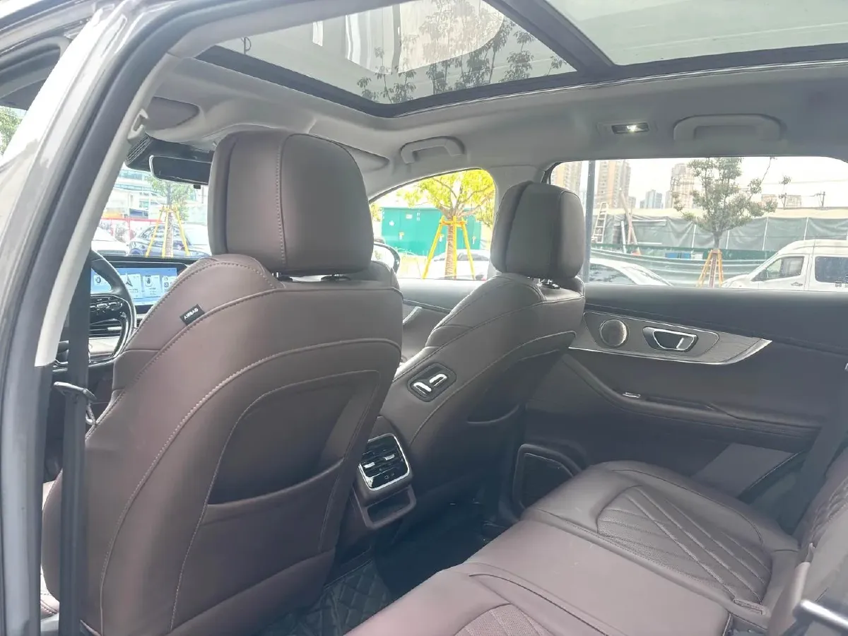 2024 Chery Tiggo 8 PRO 2.0T 254HP L4 7DCT,autocango,china used car exporter,china ev exporter,chinese used car exporter,chinese used ev exporter