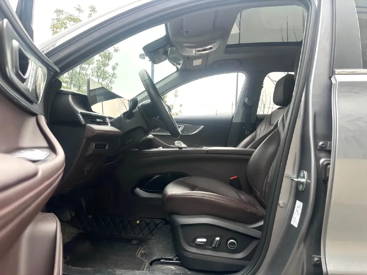 2024 Chery Tiggo 8 PRO 2.0T 254HP L4 7DCT,autocango,china used car exporter,china ev exporter,chinese used car exporter,chinese used ev exporter