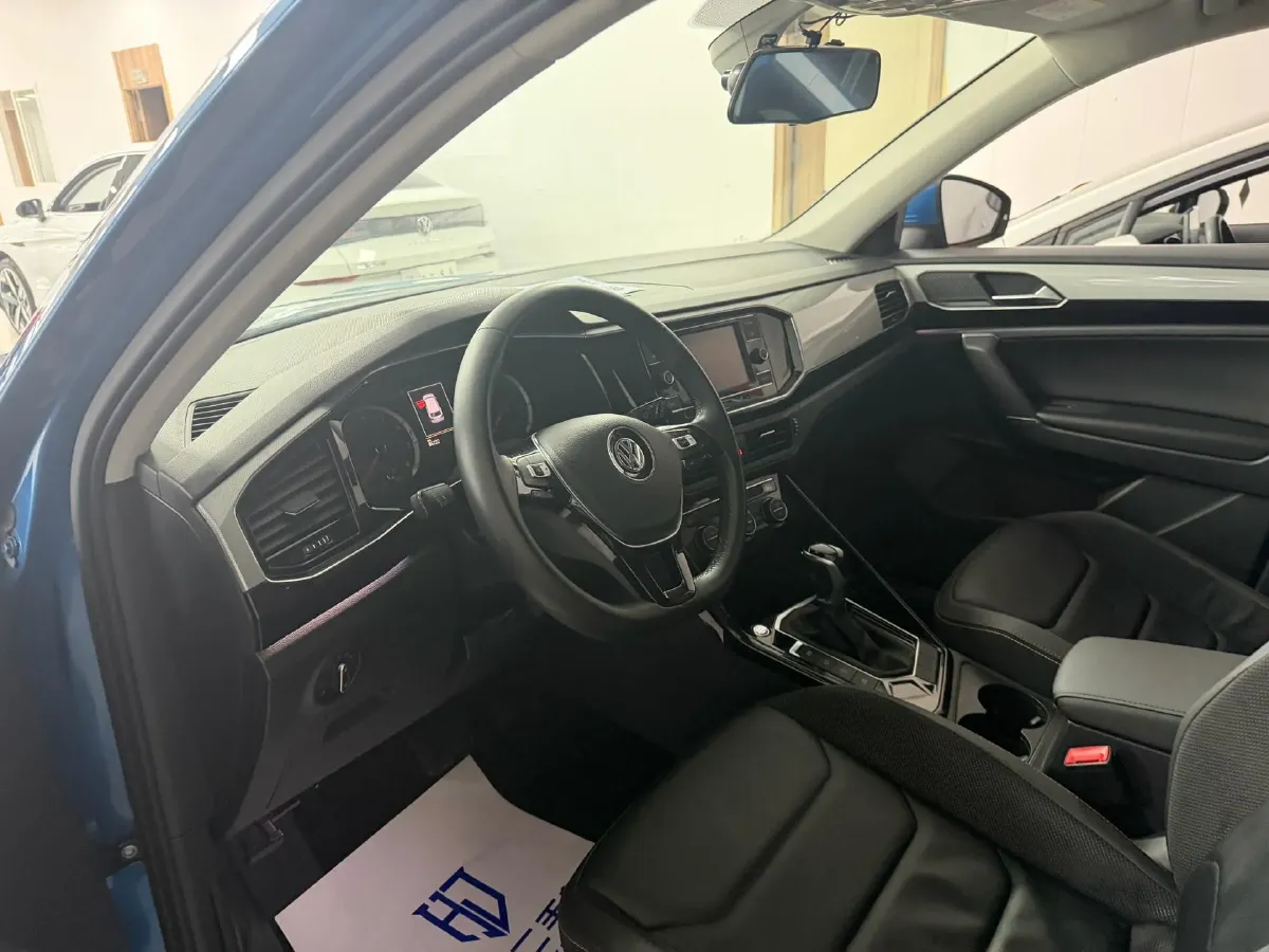 2019 Jeep Cherokee 2.0T 234HP L4 9AT,autocango,china used car exporter,china ev exporter,chinese used car exporter,chinese used ev exporter