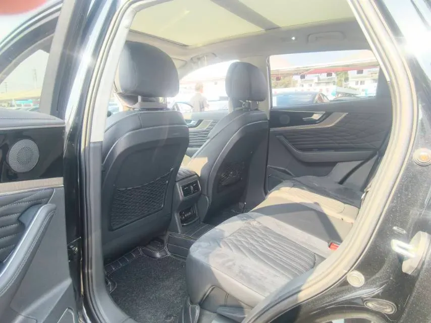 2022 HongQi HS5 2.0T 224HP L4 6AT,autocango,china used car exporter,china ev exporter,chinese used car exporter,chinese used ev exporter