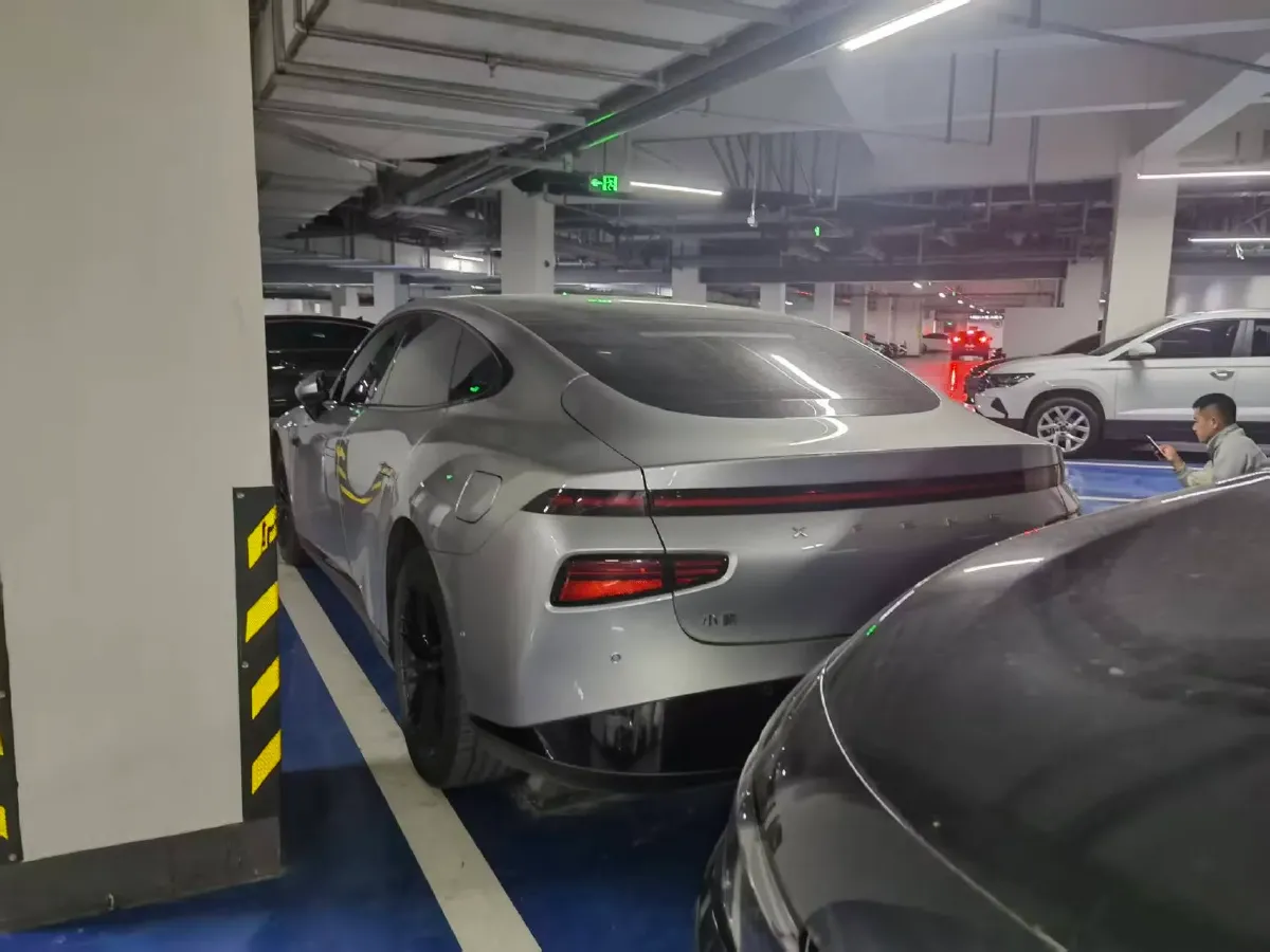 2023 Xpeng P7 BEV 86.2KWH,autocango,china used car exporter,china ev exporter,chinese used car exporter,chinese used ev exporter