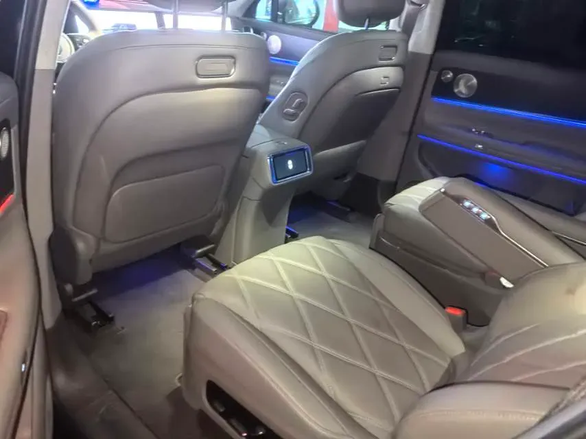 2025 AITO AITO M9 REEV 160HP REEV 52KWH,autocango,china used car exporter,china ev exporter,chinese used car exporter,chinese used ev exporter