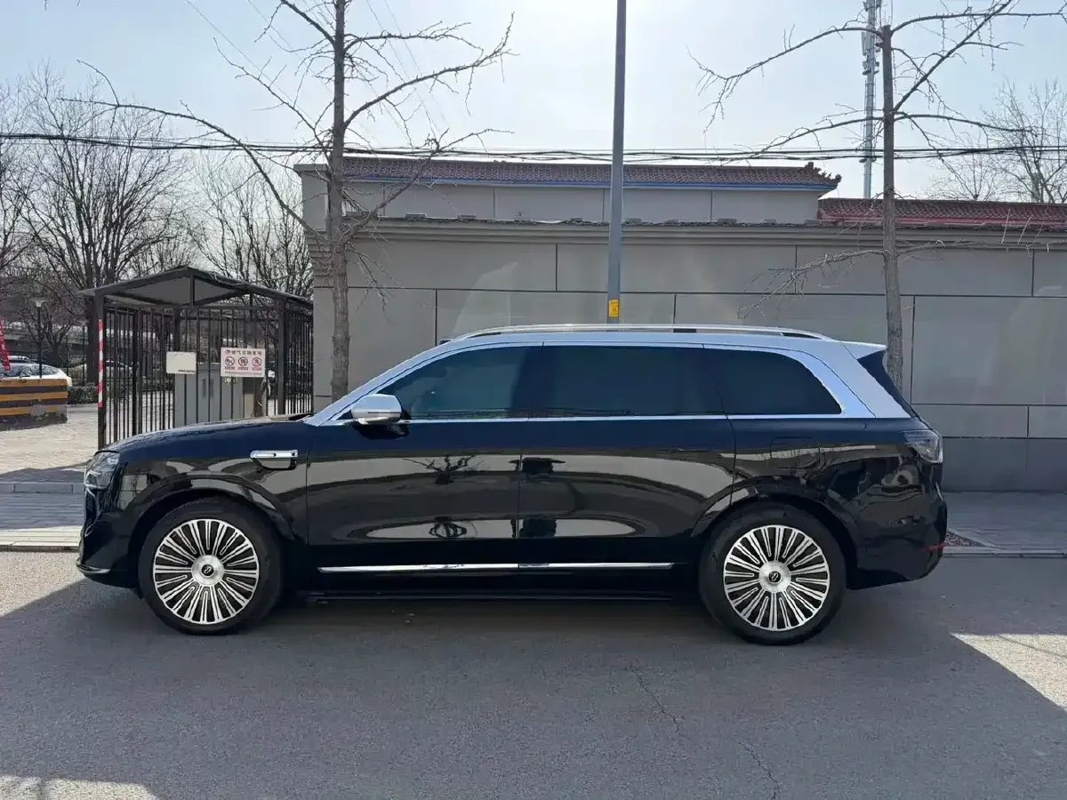 2025 AITO AITO M9 REEV 160HP REEV 52KWH,autocango,china used car exporter,china ev exporter,chinese used car exporter,chinese used ev exporter