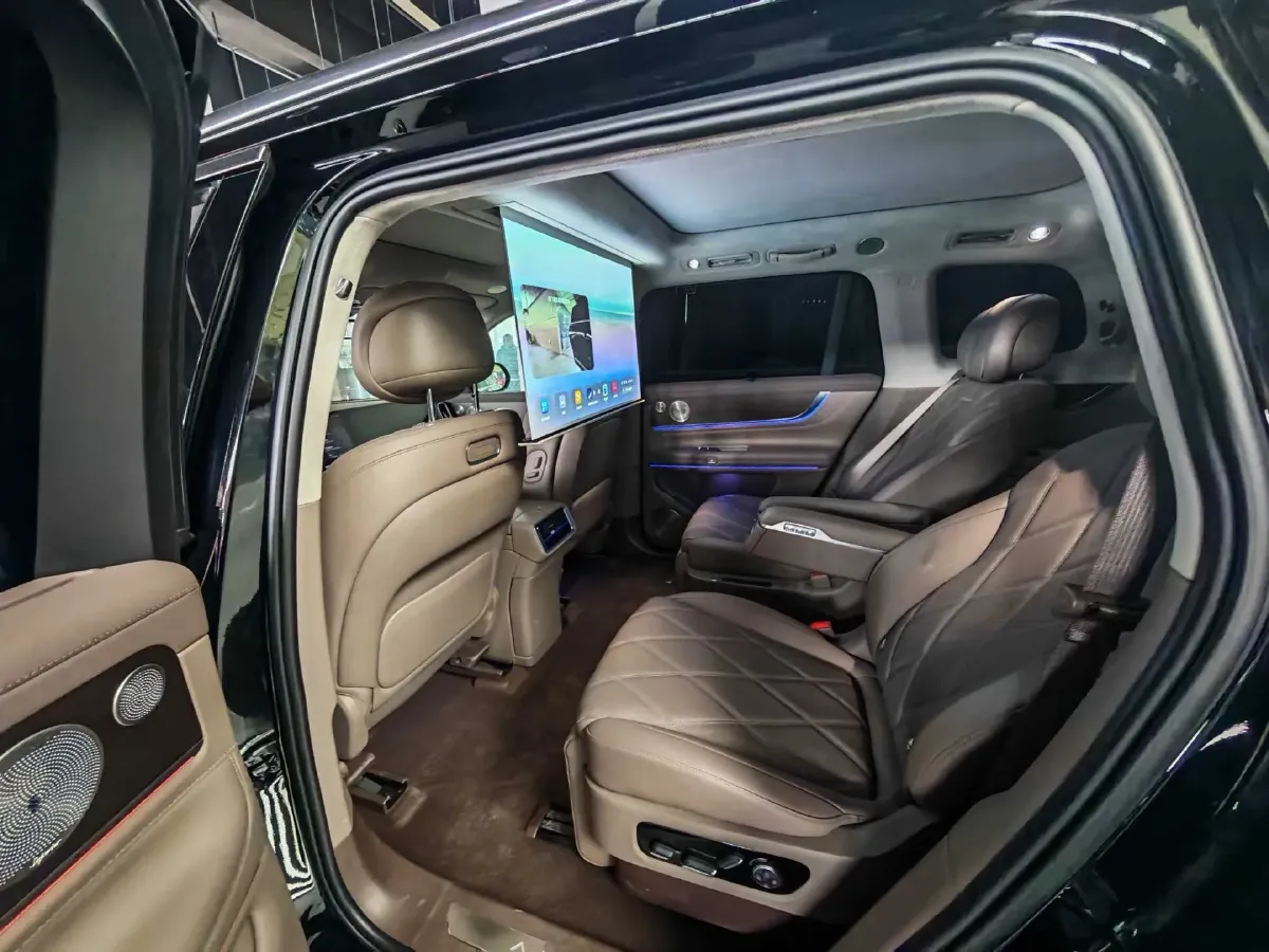 2025 AITO AITO M9 REEV 160HP REEV 52KWH,autocango,china used car exporter,china ev exporter,chinese used car exporter,chinese used ev exporter