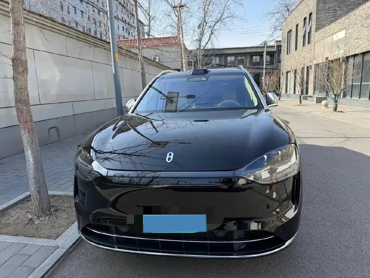 2025 AITO AITO M9 REEV 160HP REEV 52KWH,autocango,china used car exporter,china ev exporter,chinese used car exporter,chinese used ev exporter