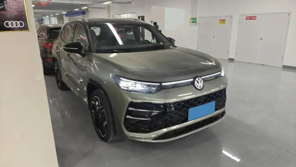 2025 Volkswagen Tayron 2.0T 220HP L4 7DCT,autocango,china used car exporter,china ev exporter,chinese used car exporter,chinese used ev exporter