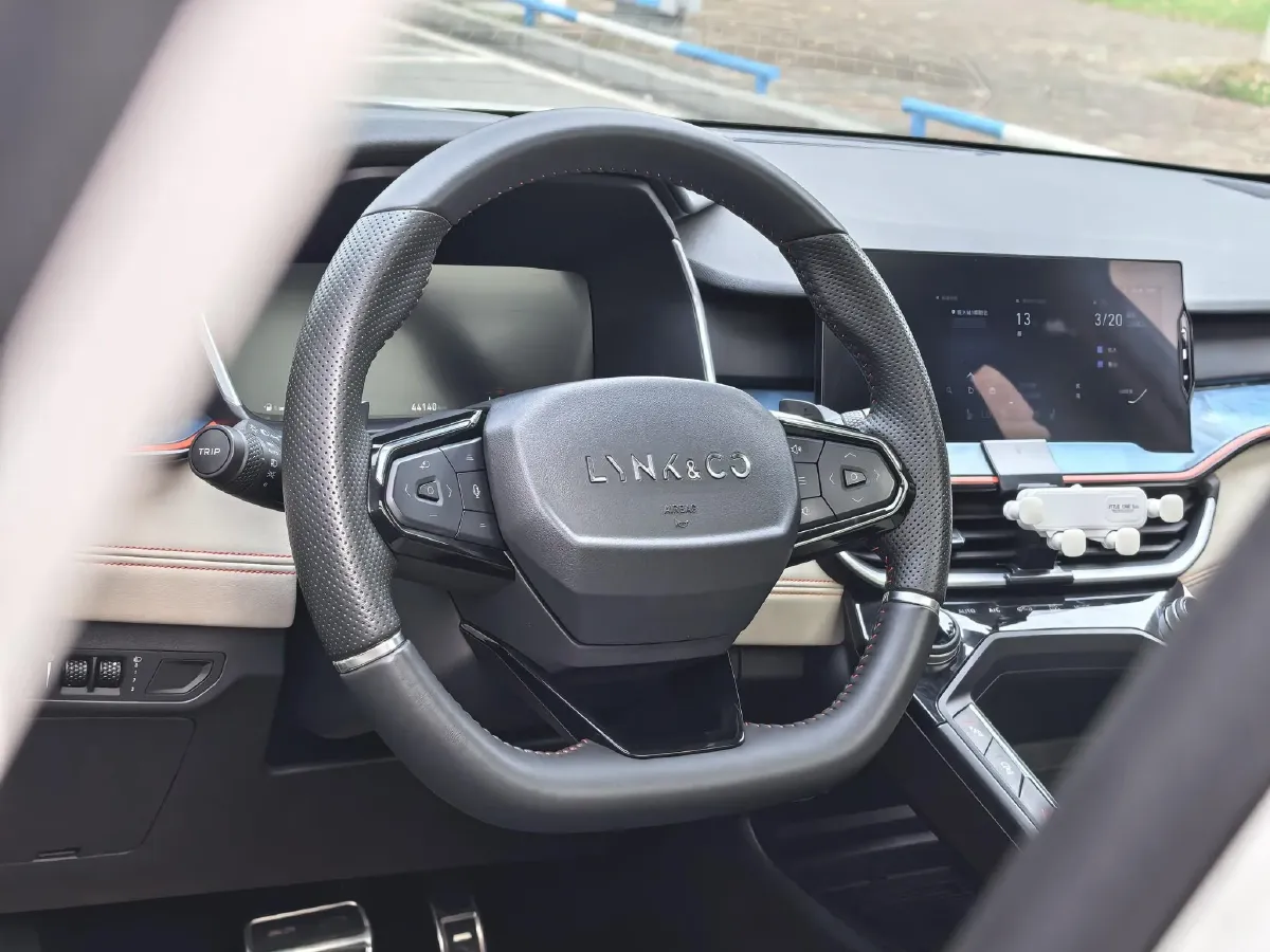 2020 LYNK&CO 06 1.5T 177HP L3 7DCT,autocango,china used car exporter,china ev exporter,chinese used car exporter,chinese used ev exporter