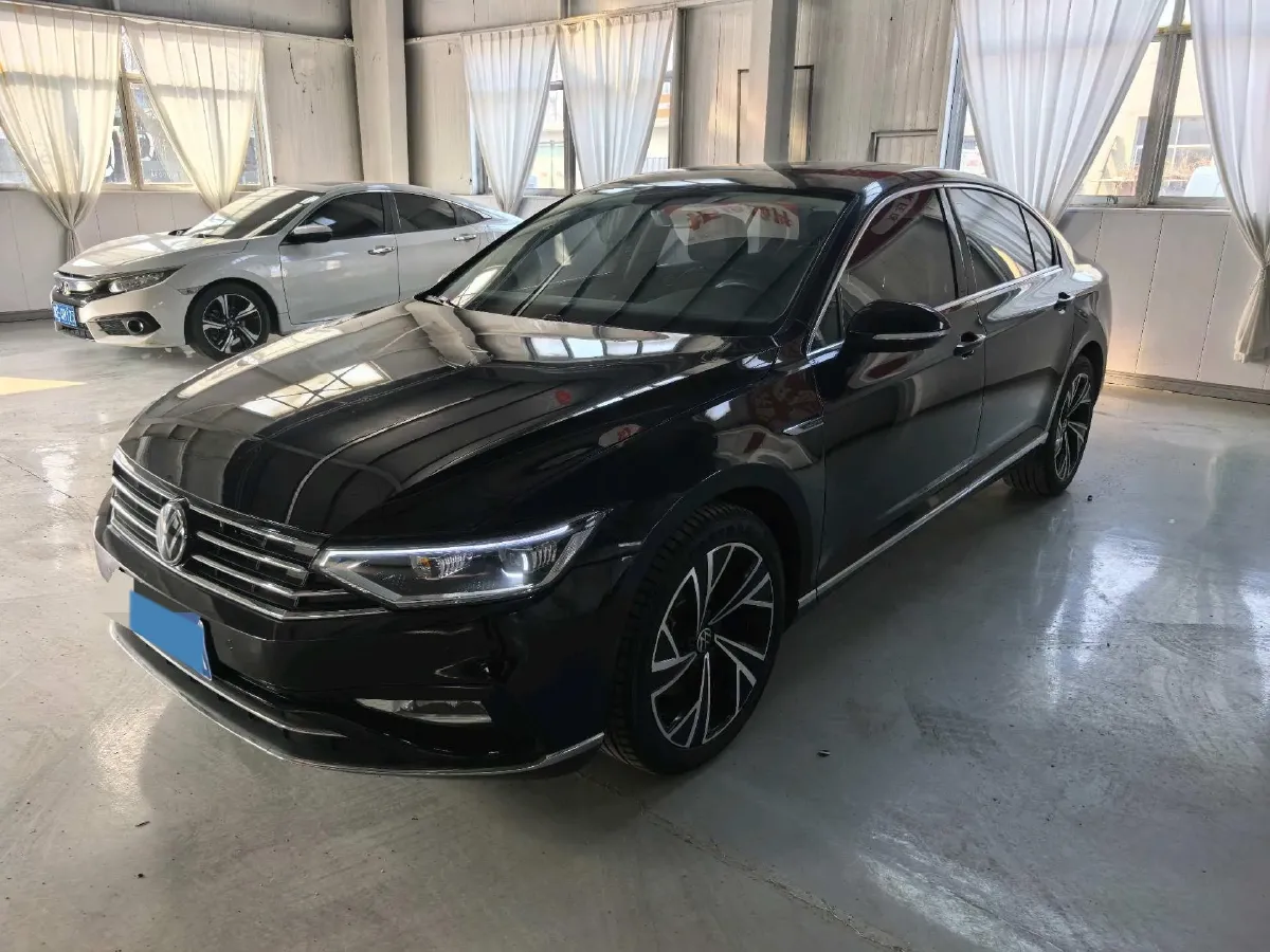 2020 Volkswagen Magotan 2.0T 186HP L4 7DCT,autocango,china used car exporter,china ev exporter,chinese used car exporter,chinese used ev exporter