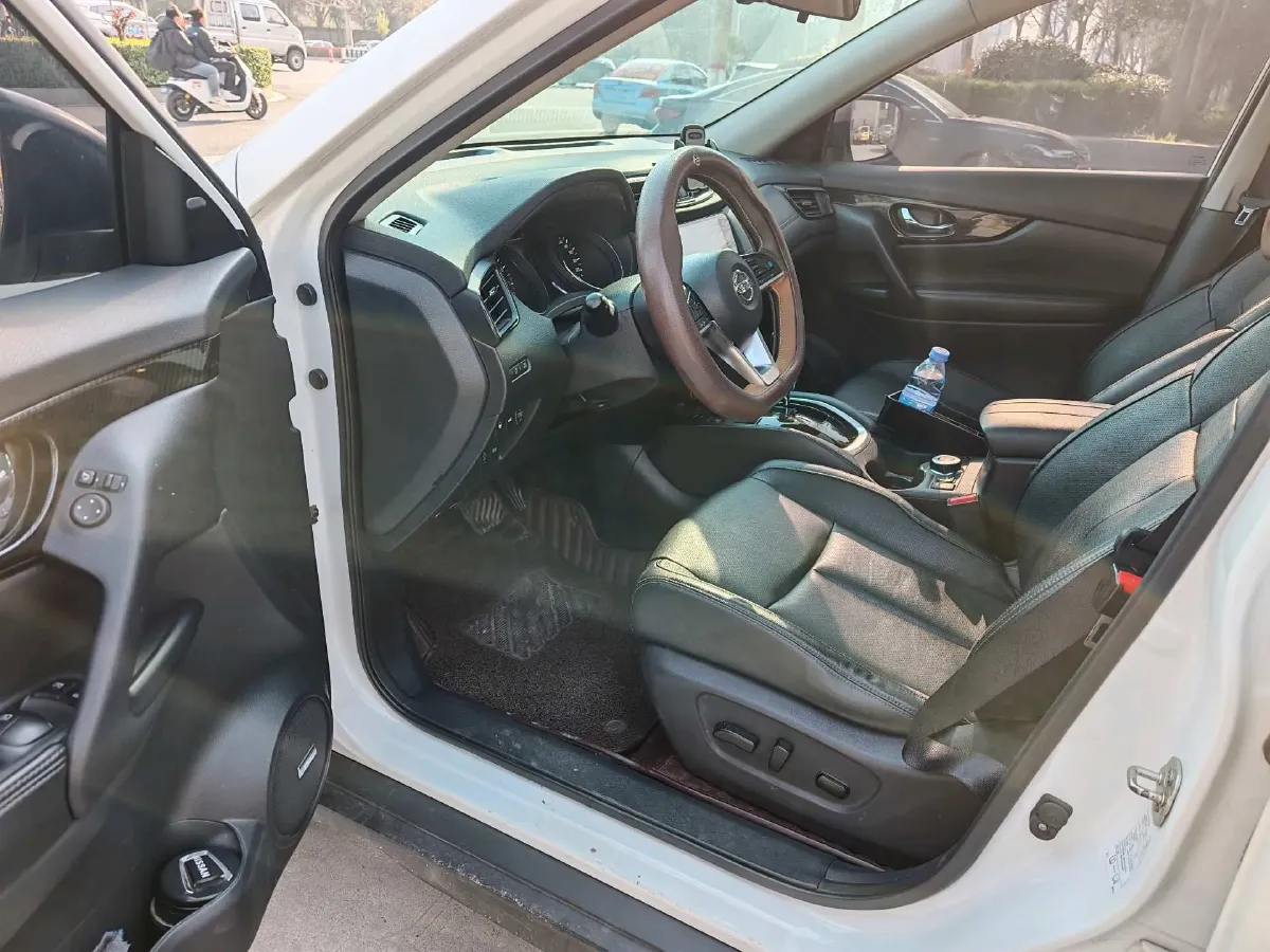 2020 Nissan X-Trail 2.5L 186HP L4 CVT,autocango,china used car exporter,china ev exporter,chinese used car exporter,chinese used ev exporter