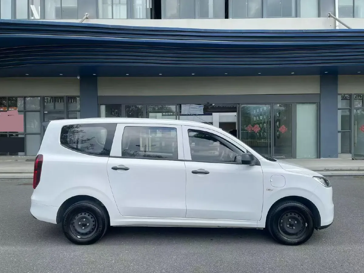 2024 WuLing HongGuang New Energy BEV 32.6KWH,autocango,china used car exporter,china ev exporter,chinese used car exporter,chinese used ev exporter