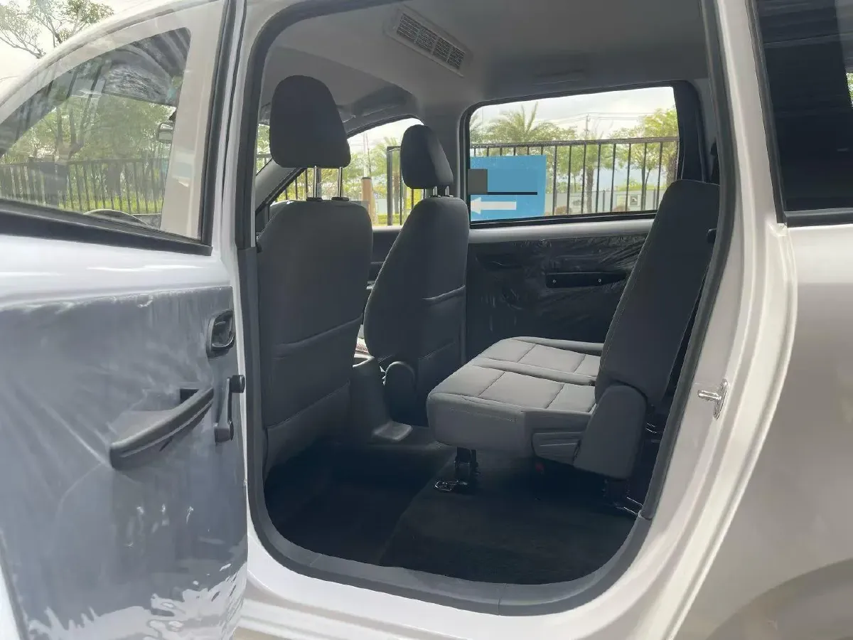 2024 WuLing HongGuang New Energy BEV 32.6KWH,autocango,china used car exporter,china ev exporter,chinese used car exporter,chinese used ev exporter